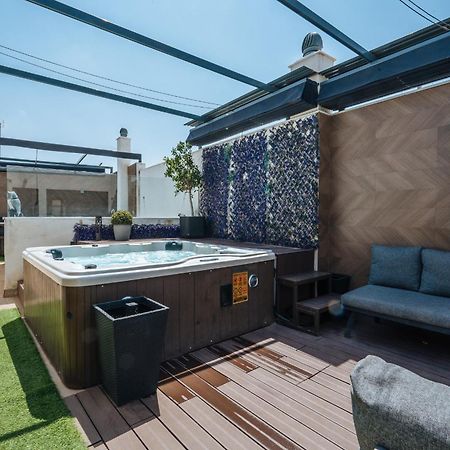 Elegant Duplex 3 Master Bedrooms And Private Seville Exterior photo