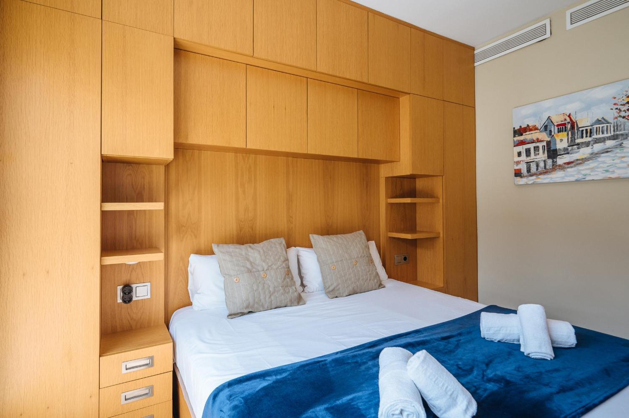 Elegant Duplex 3 Master Bedrooms And Private Seville Exterior photo