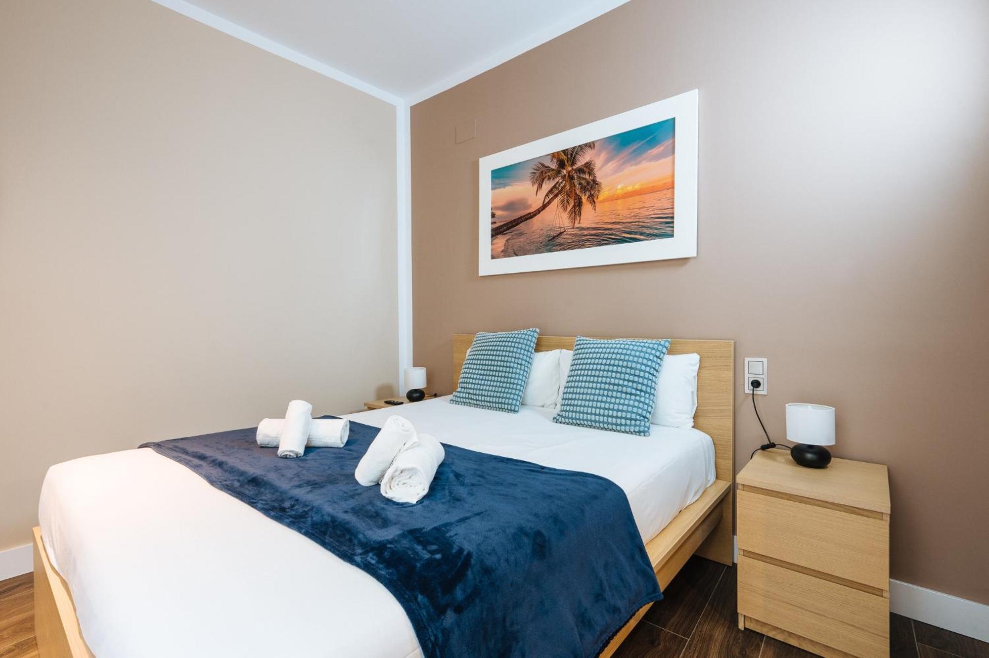 Elegant Duplex 3 Master Bedrooms And Private Seville Exterior photo